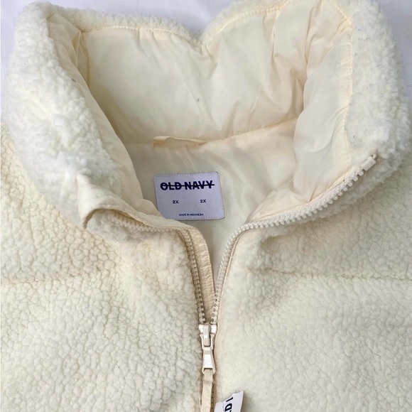 Women’s Puffer Jacket - Picture 3 of 5